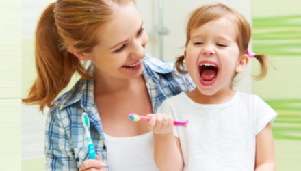 10 проверенных способов приучить ребёнка чистить зубы