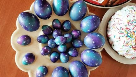 Как красить яйца на Пасху: 15 способов